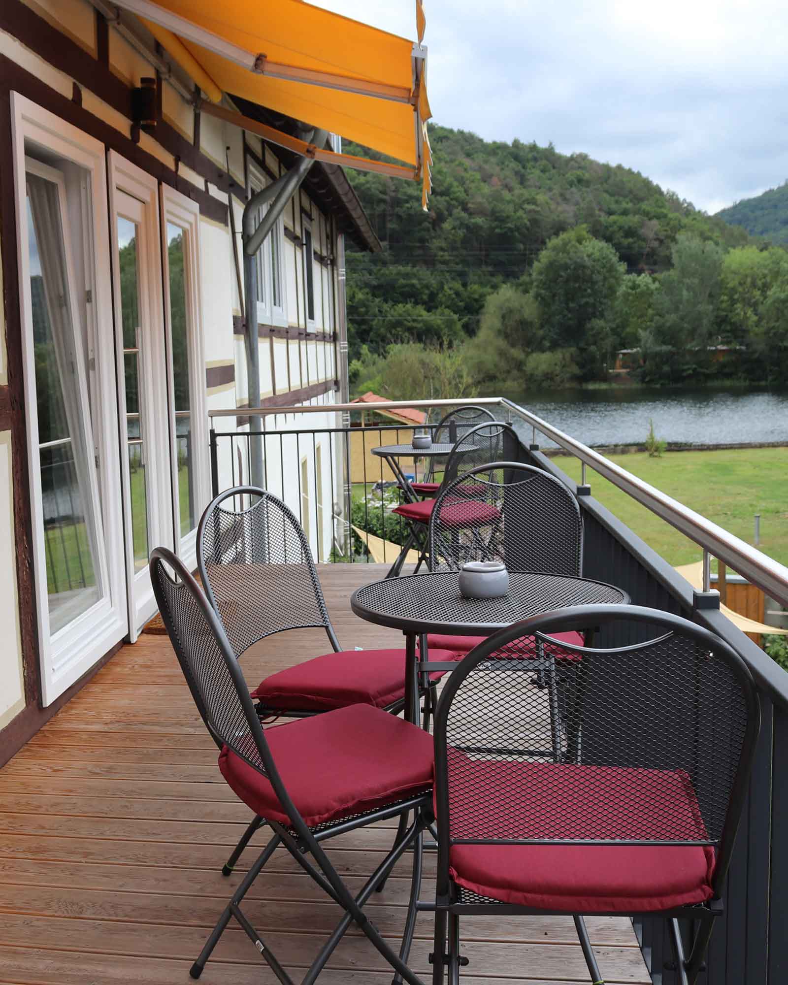 Ferienwohnung am Edersee - Außenbereich mit Ederblick